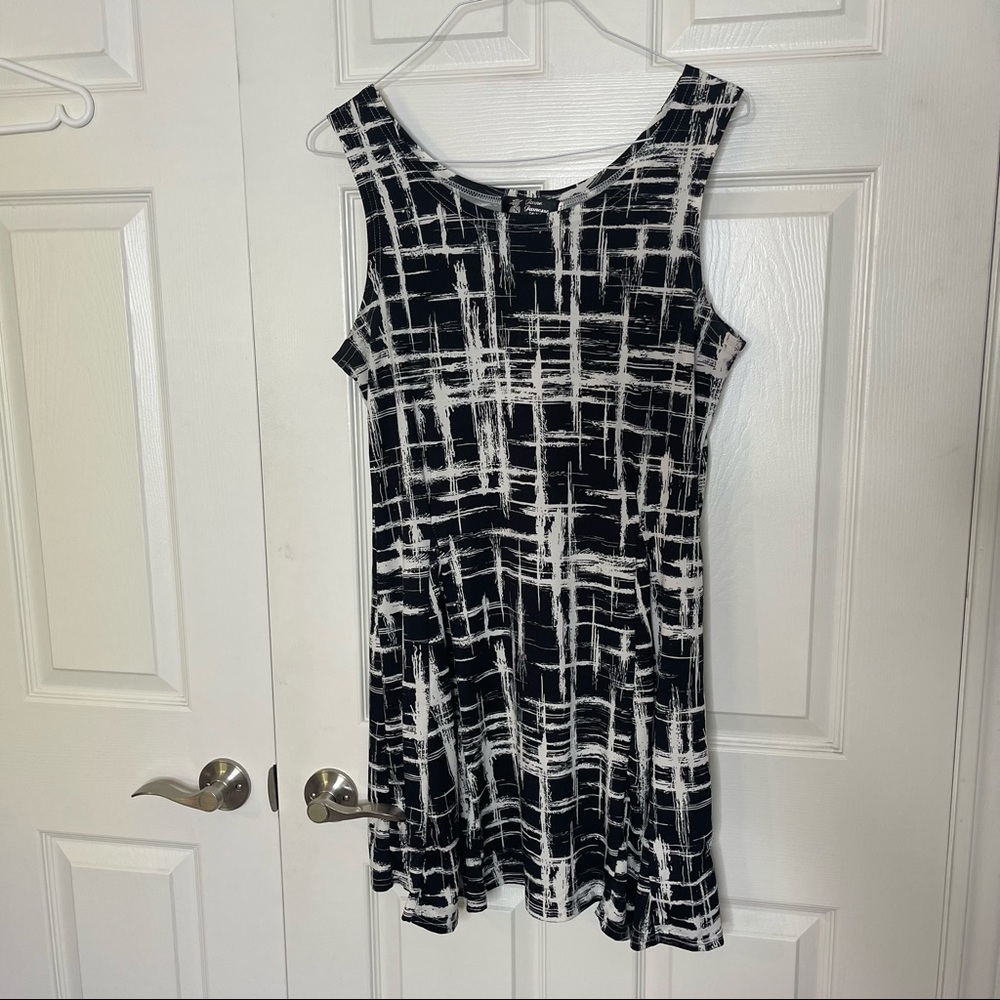 Black and white paint splatter sleeveless mini dress Medium